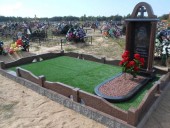 Благоустройство захоронений искусственной травой
